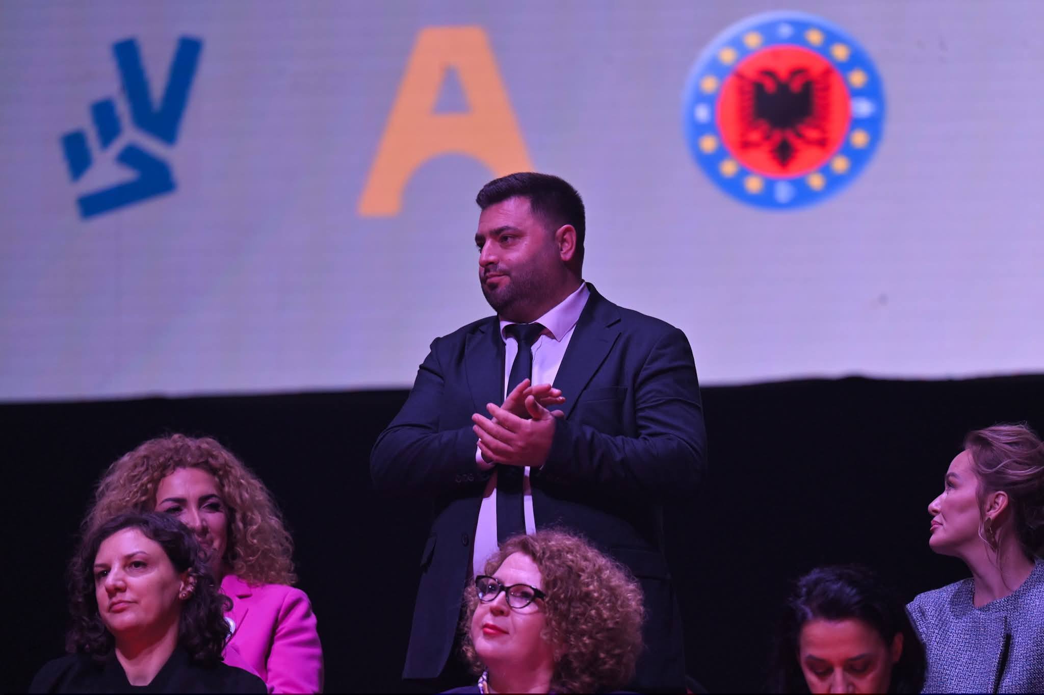 LVV synon 50% të votave, Meholli: Qytetarët dhe diaspora po vendosin për vazhdimësinë e qeverisë Kurti!