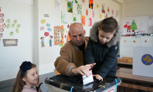Lladrovci: Bastioni i PDK-së dëshmoi se procesi i lirë e demokratik i zgjedhjeve është në vend të parë