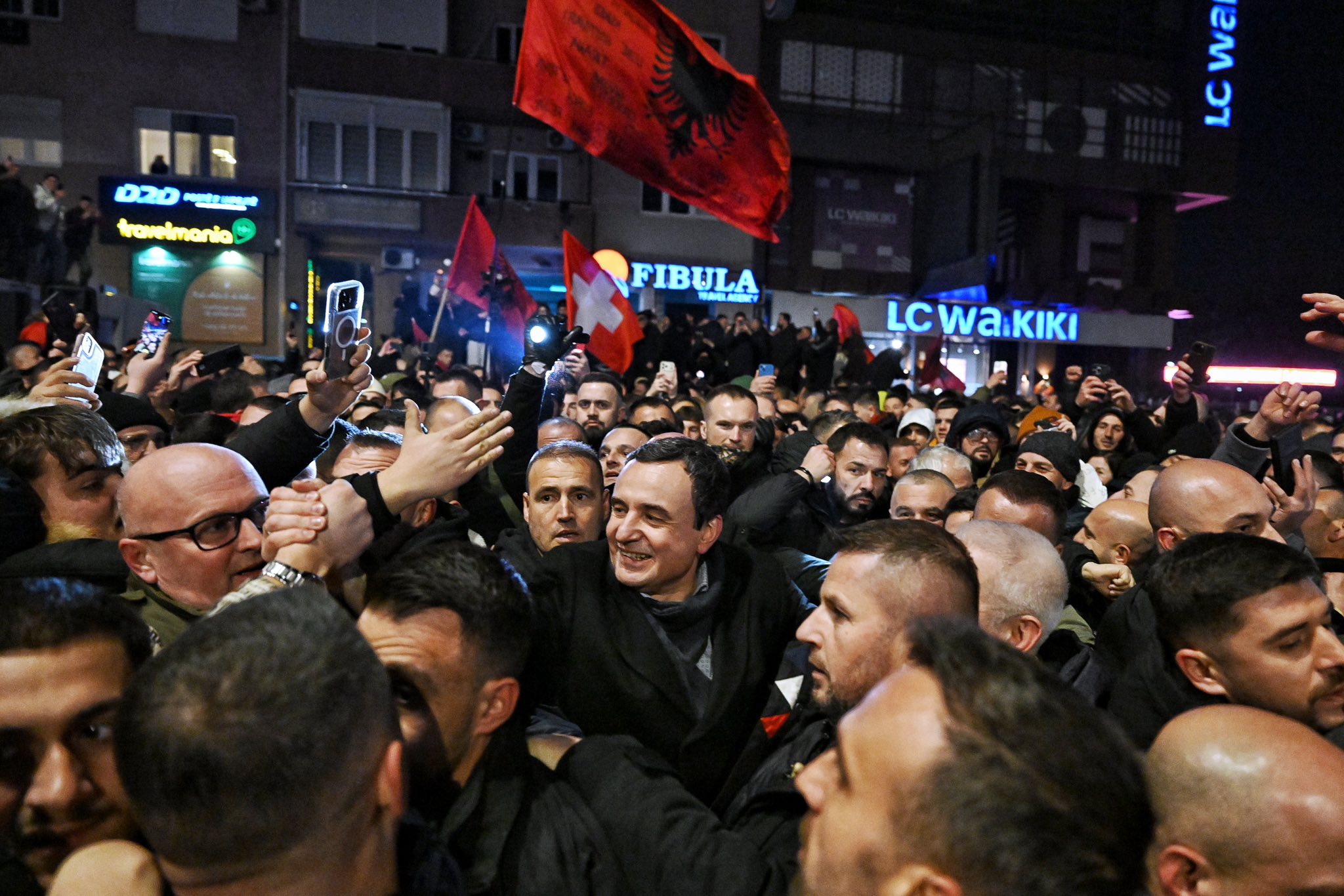 Albin Kurti falënderon qytetarët për fitoren: Puna vazhdon, siguria e begatia do të shtohen