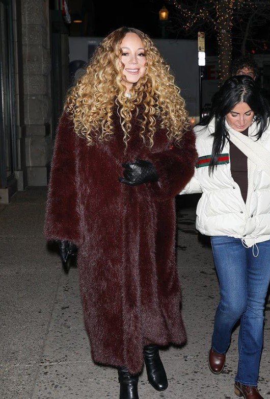 Mbretëresha e Krishtlindjeve, Mariah Carey shkëlqen në Aspen me stil luksoz gjatë blerjeve në Gucci