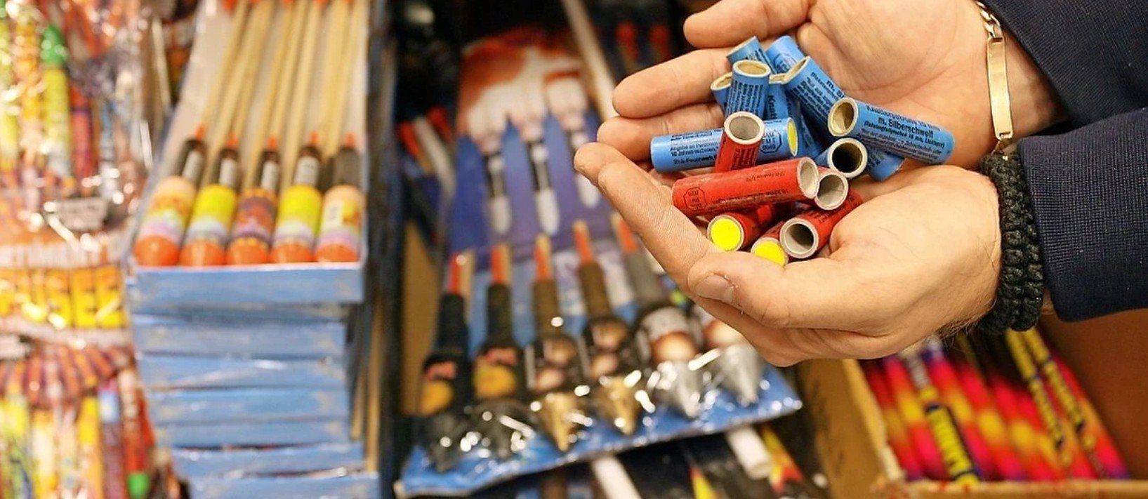 Sekuestrohen 23.838 copë mjete piroteknike, ndalohet një person nga Struga
