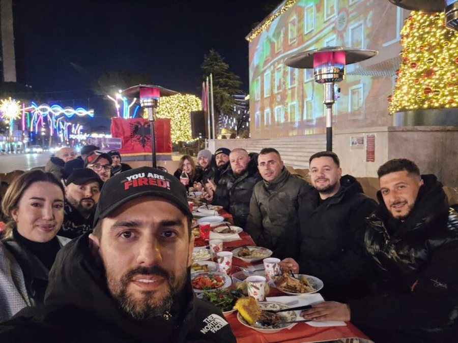 Adriatik Lapaj shtron darkën e Vitit të Ri poshtë zyrës së Ramës: Në orën 12:00 ju pres në shesh