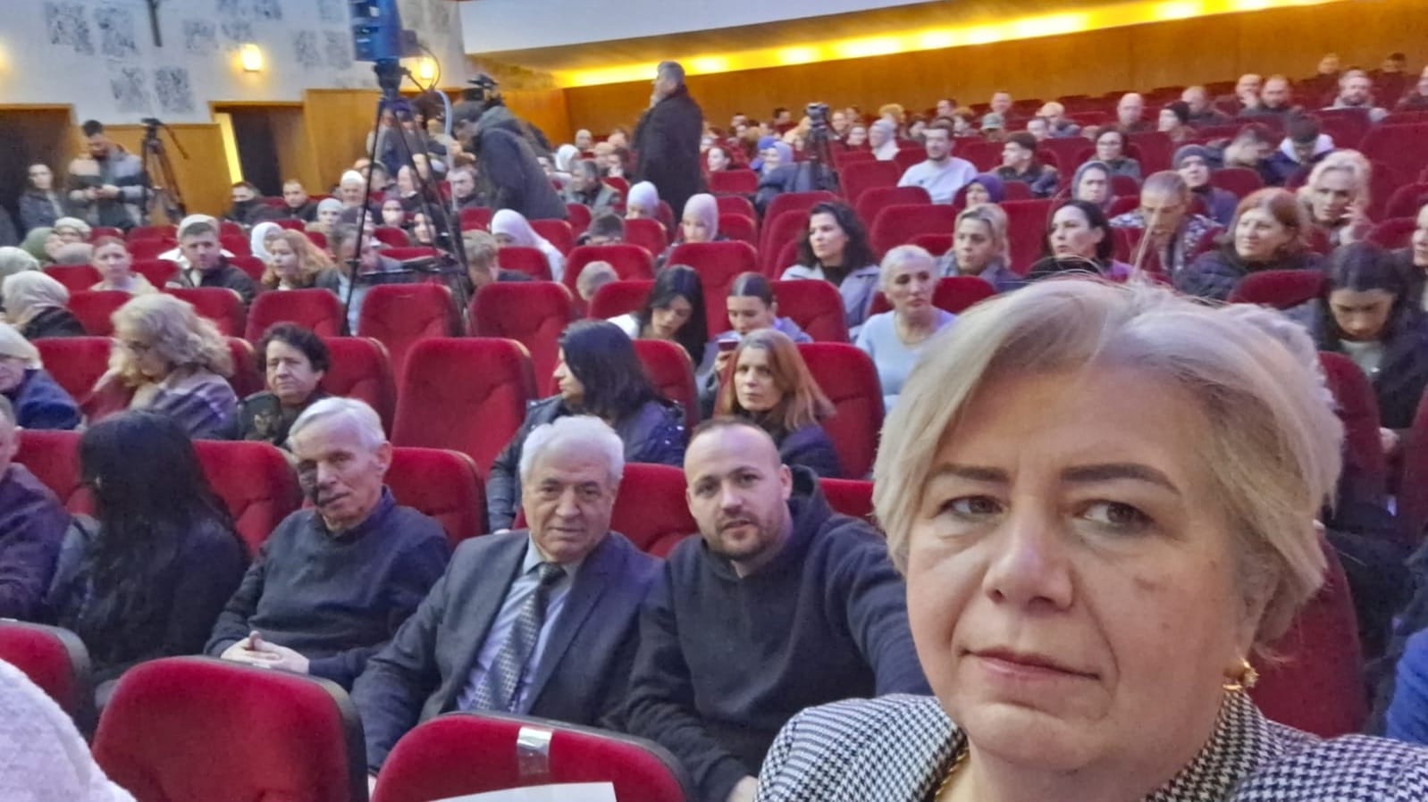 Myzejene Selami e AKR-së falënderon prizrenasit për mbështetje në tubim