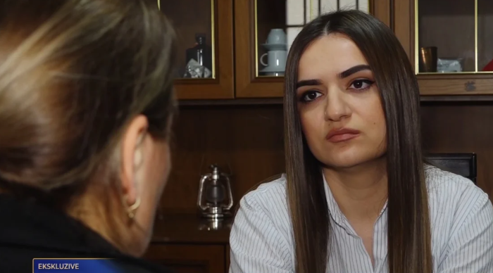 Babai vrau djalin, bashkëshortja e viktimës: Kunata donte gjysmën e shtëpisë, vjehrrit i erreshin sytë kur pinte
