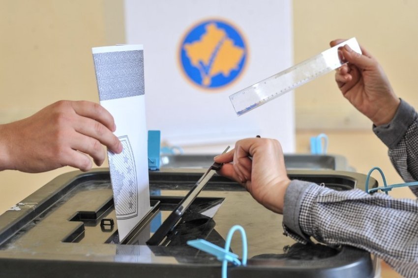 Hapen të gjitha qendrat e votimit në Komunën e Ferizaj