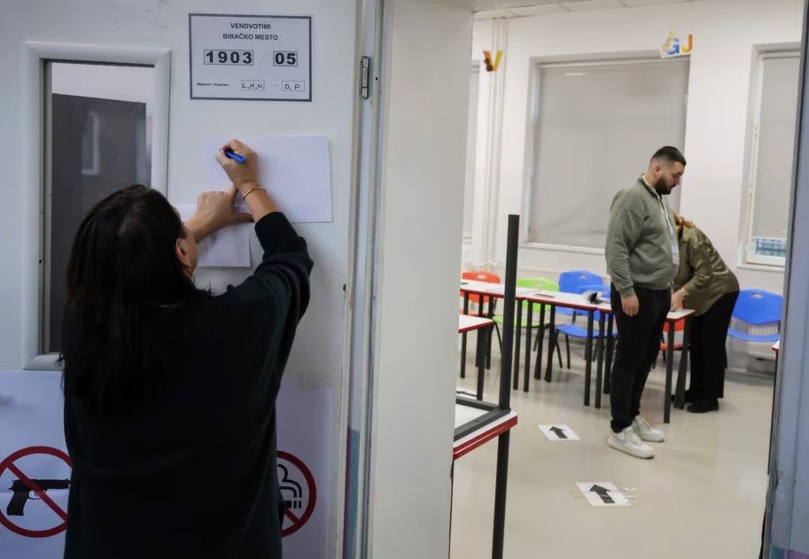 Deri në ora 11:00, nga 9 mijë votues në qendrën më të madhe në Ferizaj, vetëm 8 për qind dalin në votime