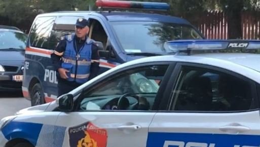 Plagosi me thikë të miturin, arrestohet 18-vjeçari në Mat