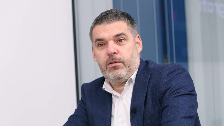 Përçarje në PDK, Kastrati ‘shpërthen’ ashpër pas zgjedhjeve të 9 shkurtit: Bandat e Memlit më kanë…!