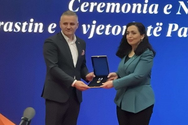 ​Osmani ndan dekorata presidenciale