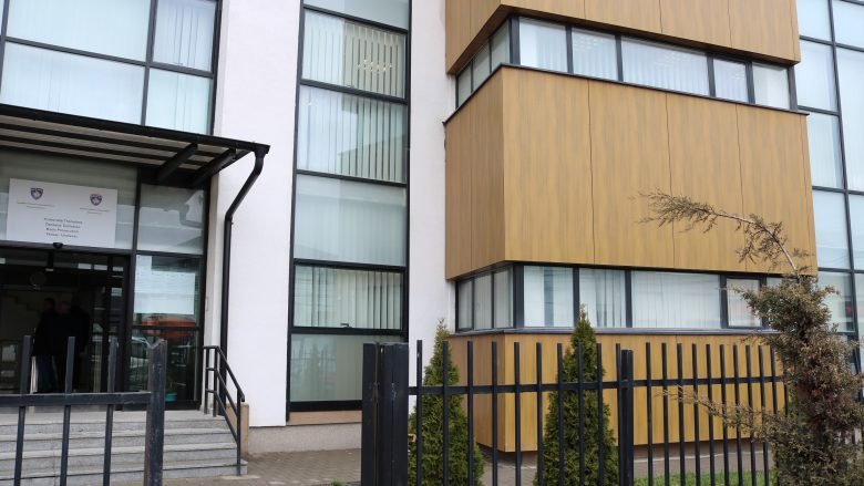 Ndalohet një person i dyshuar në Ferizaj për “ushtrim ndikimi”