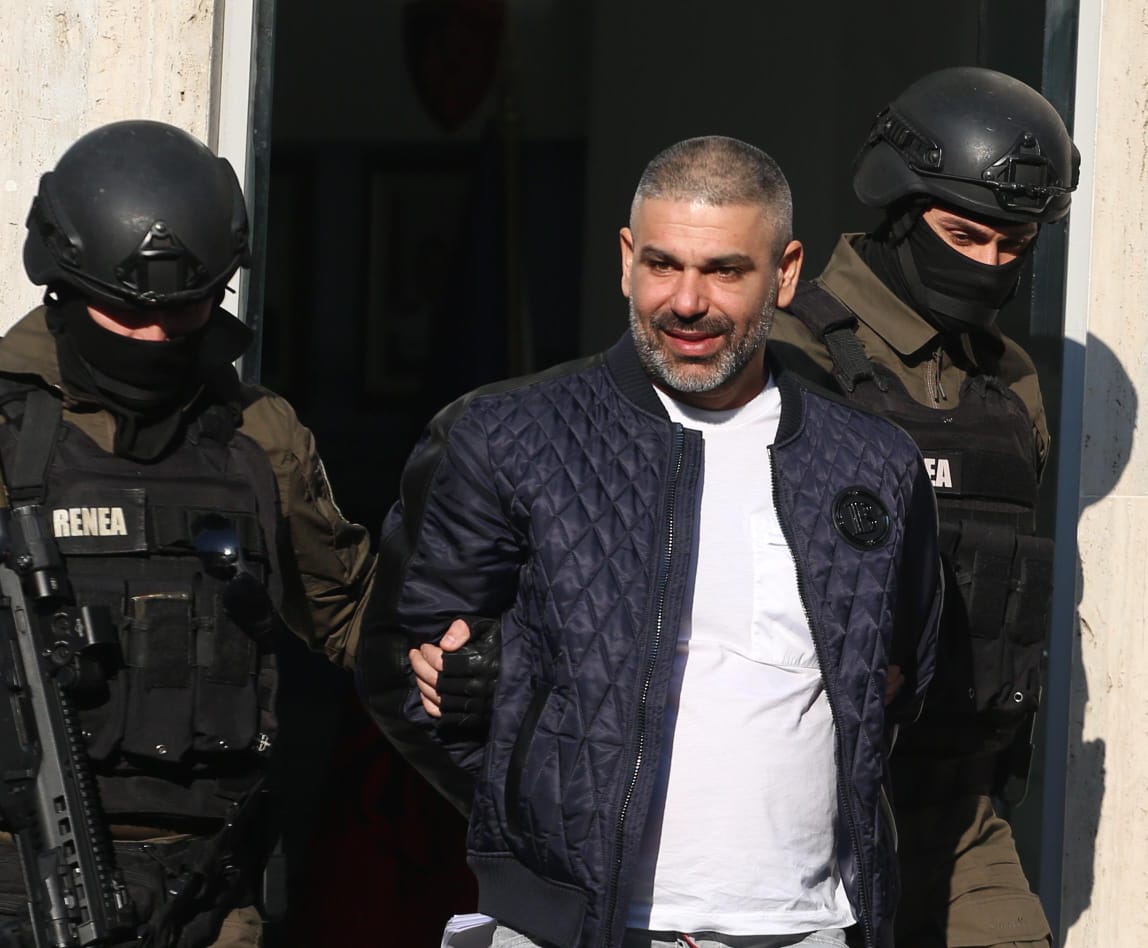 Dyshohen për vrasjen e Fatbardh Licit, ja kur dalin para gjykatës Safet Bajri dhe dy të akuzuarit e tjerë