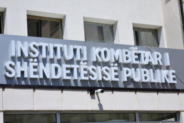“Mbani fëmijët nën mbikëqyrje të vazhdueshme”, IKSHPK jep rekomandime për përdoruesit e pishinave publike në Kosovë