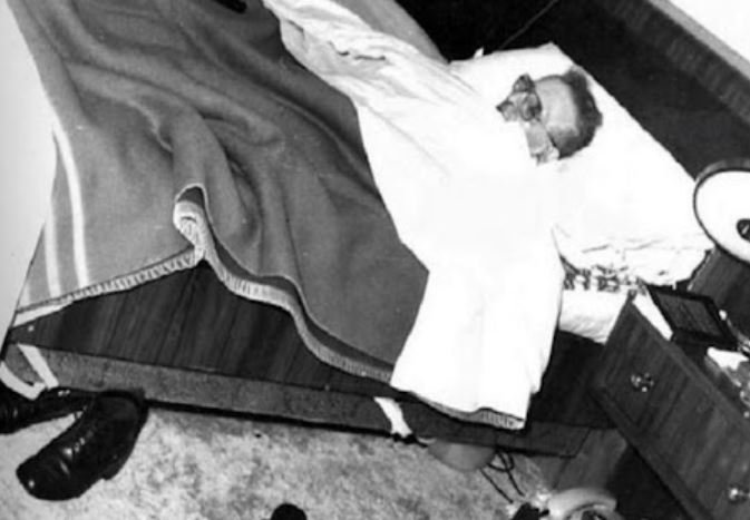 Dëshmia e bujshme e ish-oficerit: Më 17 dhjetor 1981, pasi Mehmet Shehu shkoi në mbledhjen e Byrosë, kontrolluam telefonat e vilës së tij me…