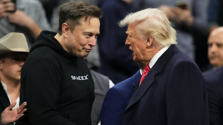 Pyetet nëse do ta deportojë Muskun, Trump: Nuk e di, do ta shohim