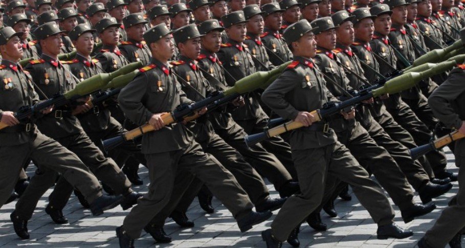 Ukraina: Koreja e Veriut do t’i dërgojë deri në 30 mijë ushtarë Rusisë 