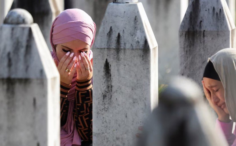 Çfarë mësimesh për botën jep pritja 30-vjeçare për drejtësi në Srebrenicë?