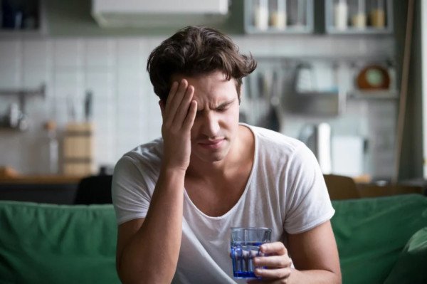 ​A mund të jetë dehidratimi i fshehur shkaku i lodhjes suaj gjatë ditës?