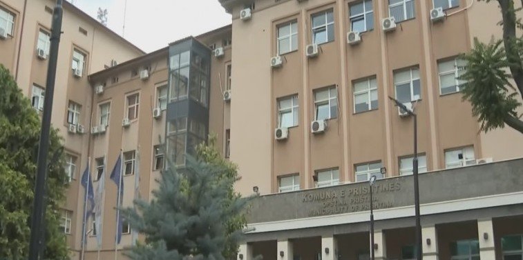 Ardhja e bashkatdhetarëve, zgjatet orari i shërbimeve komunale