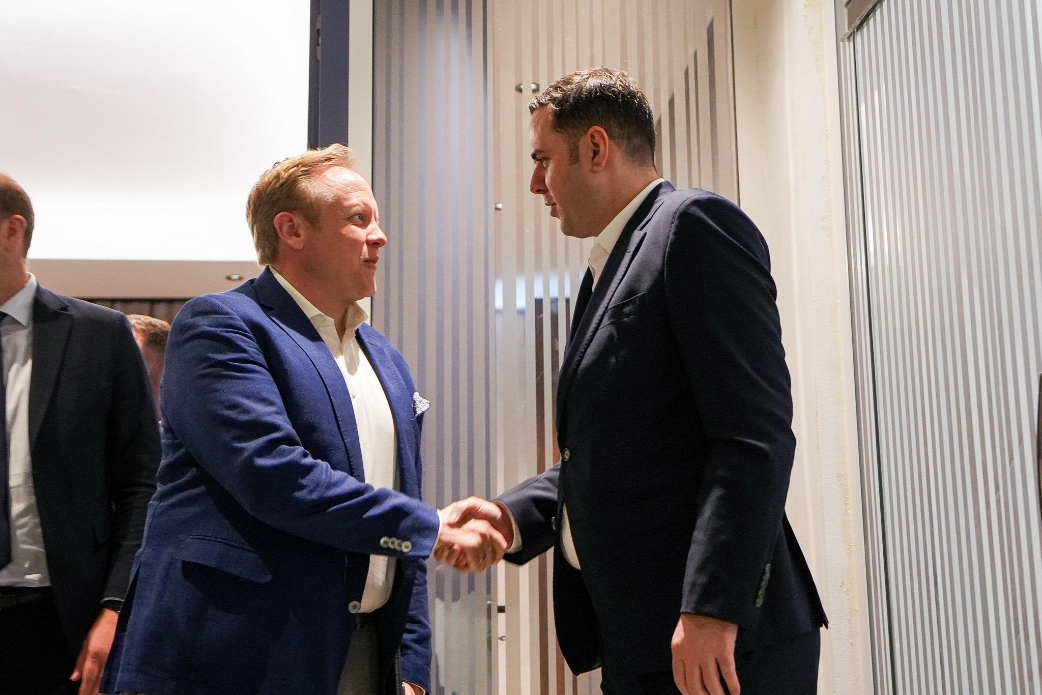 Abdixhiku takon deputetë gjermanë, flasin për zhvillimet politike në vend