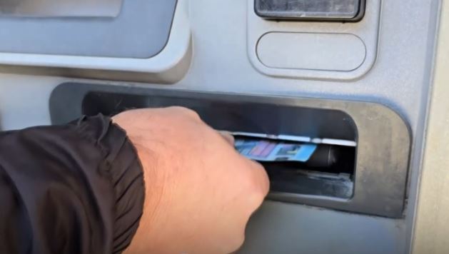 Komunat thanë se s’u njoftuan nga qeveria për bllokim të xhirollogarive, MF-ja e thotë të kundërtën