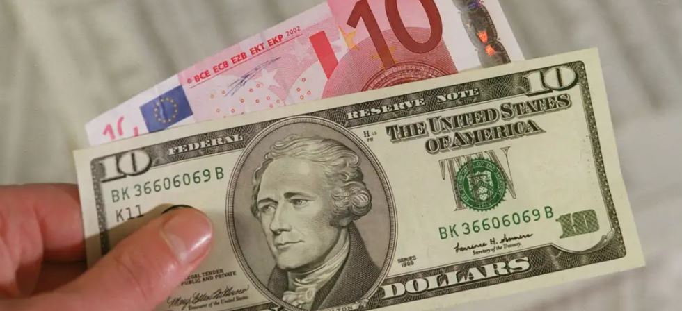 Bankat përfitojnë nga kursi i Trumpit