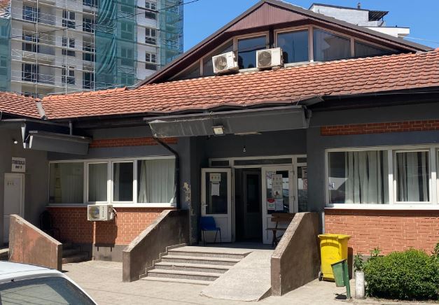 Reduktohet orari në disa QMF në Ferizaj, opozita akuzon Komunën