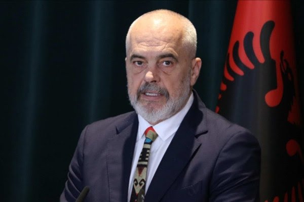 ​Rama: Lirimi i hapësirave publike në Tiranë, kërkesa kryesore e komunitetit