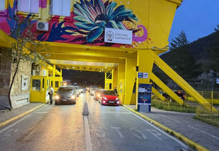 Droga dhe armët drejt Greqisë, Apeli anulon pezullimin e tre policëve në Kapshticë