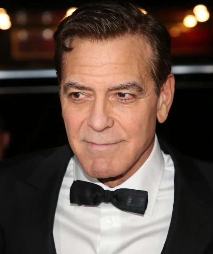 George Clooney pendohet për ngjyrën e flokëve: Jam gati të rruaj kokën