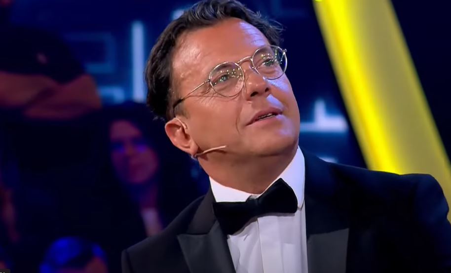 Laert Vasili konfirmon romancën me vajzën e showbizit 