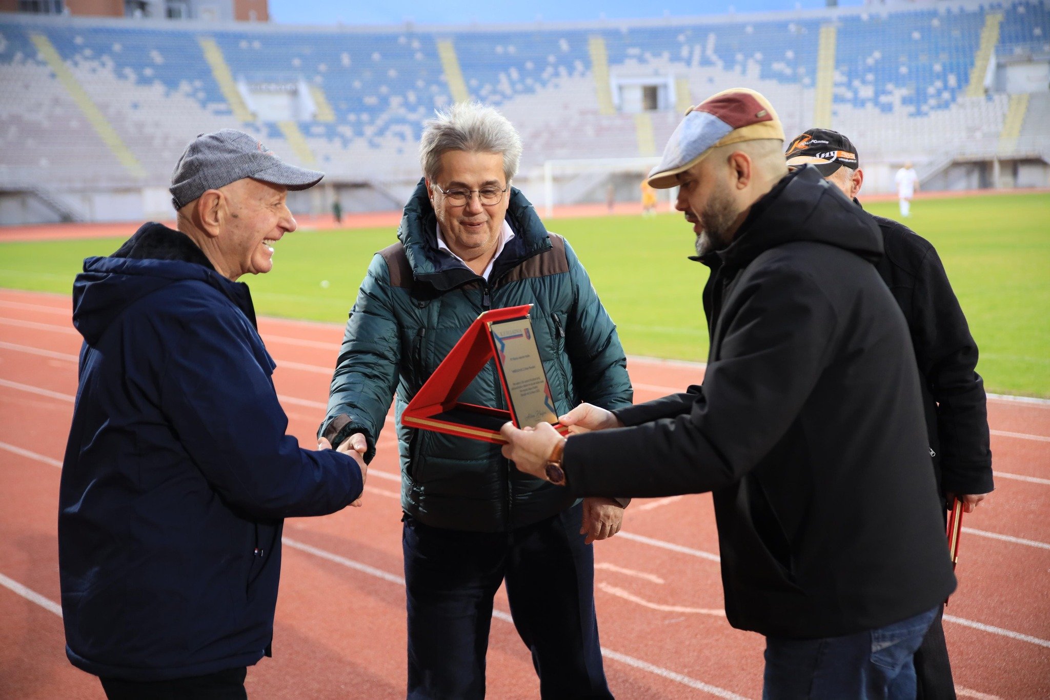 Vllaznia drejt “Elbasan Arena”