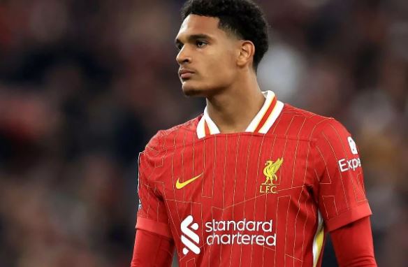 Bayer Leverkusen në bisedime me mbrojtësin e Liverpoolit