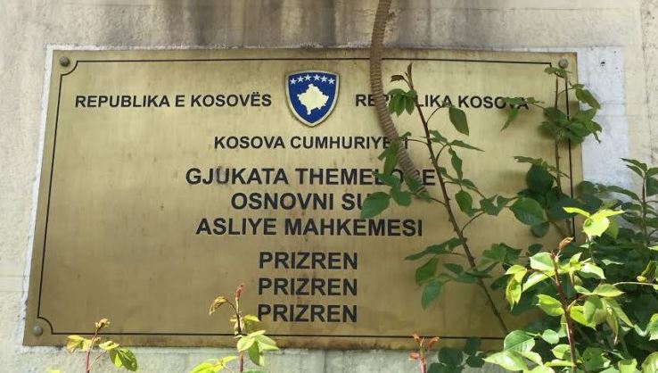 Gjykata e Prizrenit refuzon kërkesën për paraburgim ndaj zyrtares komunale, i cakton arrest shtëpiak