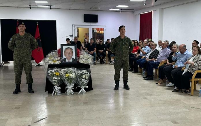 Qytetarët nderuan veprën e atdhetarit të çështjes kombëtare, Ekrem Jashari