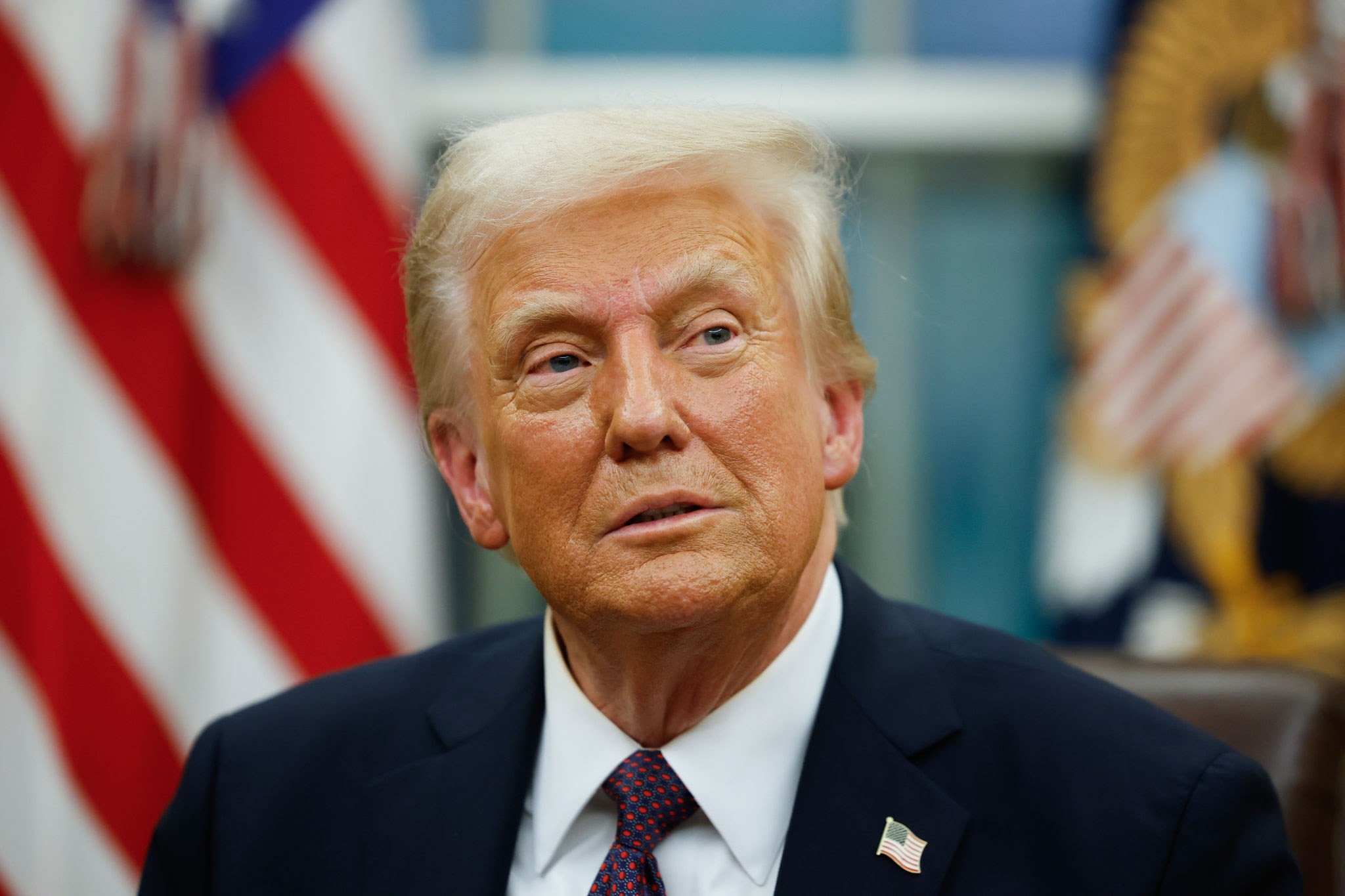 Trumpi po shkatërron burokracinë e korruptuar të Departamentit të Drejtësisë dhe Departamentin e Shtetit si kurrë më parë