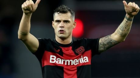 Milani dhe Granit Xhaka, sa afër aq edhe larg