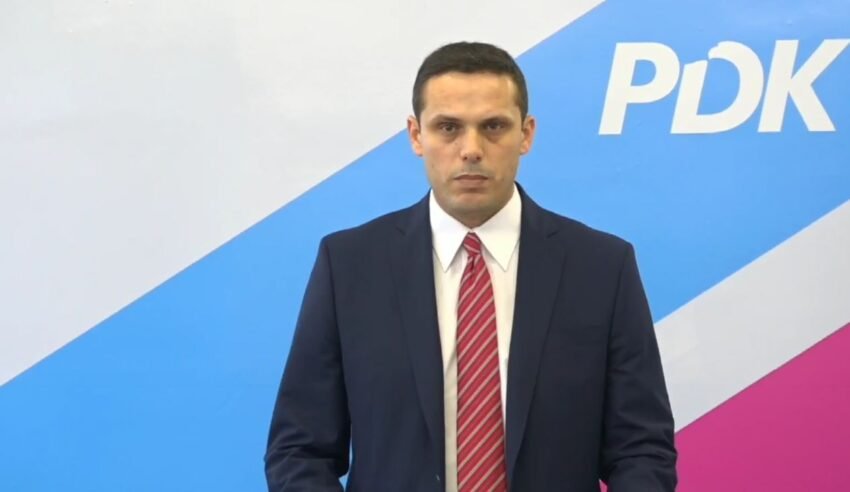 PDK-ja me konferencë për vendimin e Gjykatës Kushtetuese: Partia e parë nuk ka të drejtë të bllokojë procesin