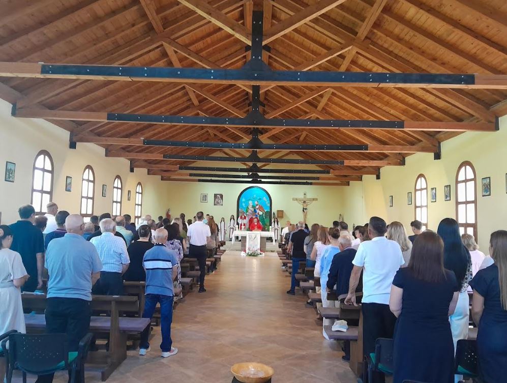 Sot, në Poterq të Klinës është kremtuar dita e Shën Pjetrit dhe Shën Palit, apostuj e martirë të Kishës Katolike 