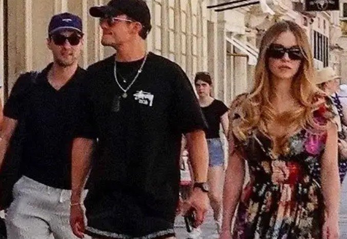 Brady dhe Sweeney: Çifti i ri i Hollywood-it që askush s’e priste?