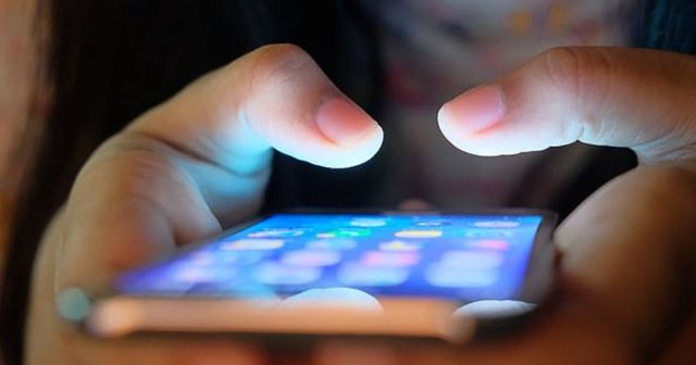 Publikoi foto intime të një djali, nën hetim vajza 17-vjeçare në Fier