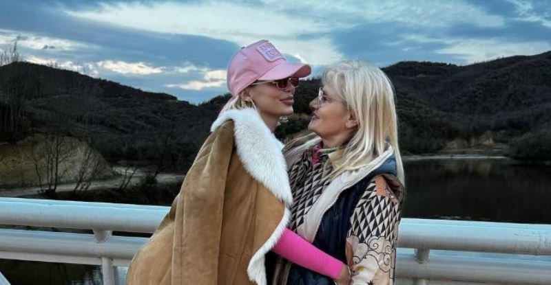 Luana Vjollca uron nënën për ditëlindje: E vogla jote, e jep jetën për ty
