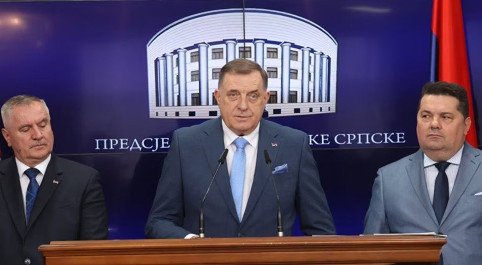 Gjykata e Bosnjës urdhëron një muaj paraburgim për liderët e Republikës Sërpska