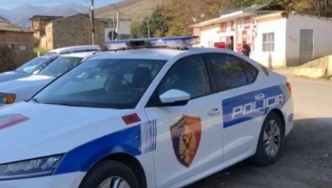 Humbi kontrollin mbi mjetin dhe doli nga rruga, 64-vjeçari përplas për vdekje këmbësoren