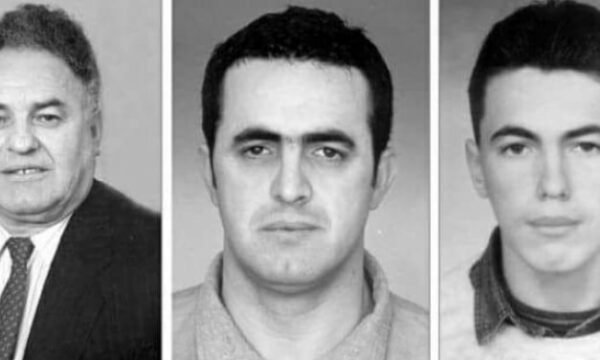 Abdixhiku kujton Bajram Kelmendin dhe djemtë e tij: Nga kjo vrasje u tentua fundosja e së vërtetës për krimet serbe ndaj popullit të Kosovës