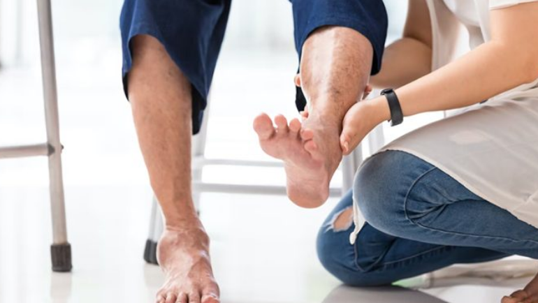 Simptomat e diabetit: Ja si këmbët tuaja mund të tregojnë sheqer të lartë në gjak