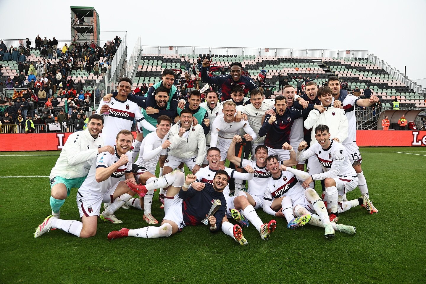 Bologna fiton në Venecia dhe i bën presion Juventusit