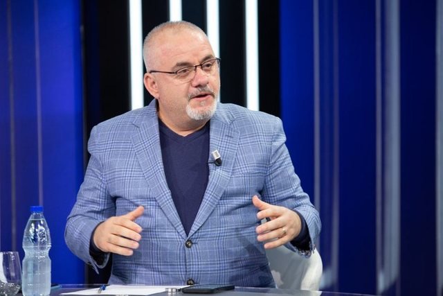 Hoxha: Ja kush ka përdorur në mënyrë të frikshme paratë që të lobonte për veten e tij