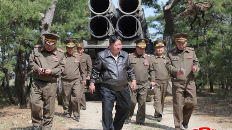 “Dita e Fitores” në Rusi, Kim Jong Un viziton ambasadën ruse në Phenian së bashku me vajzën e tij