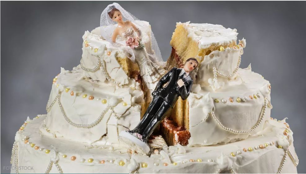Divorcet gri: Pse çiftet ndahen pas 30 apo edhe 50 vitesh martesë? Përgjigjet psikologia