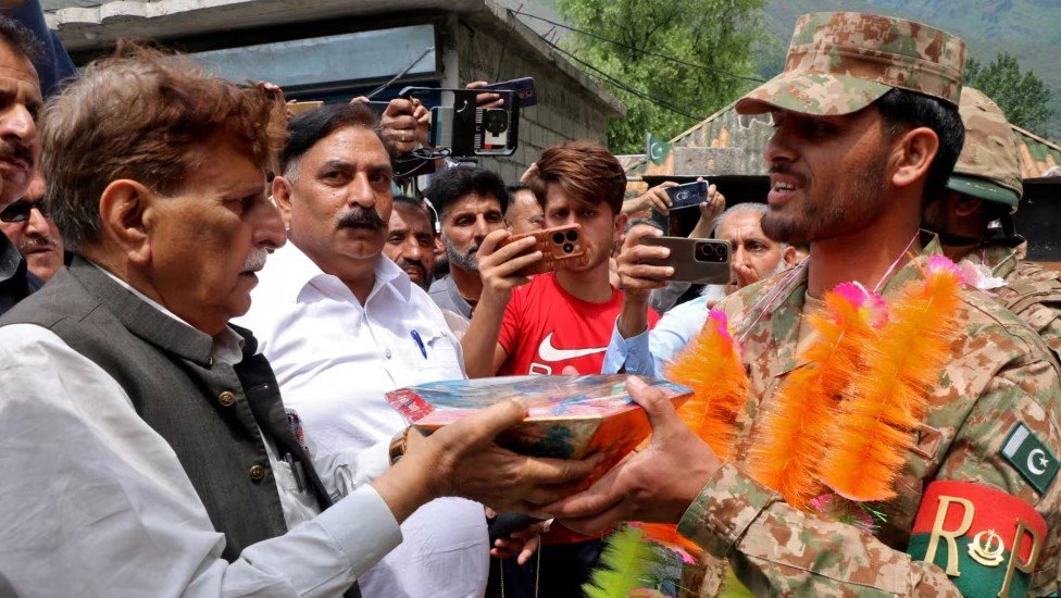 Armëpushimi mes Indisë dhe Pakistanit besohet se po zbatohet kryesisht